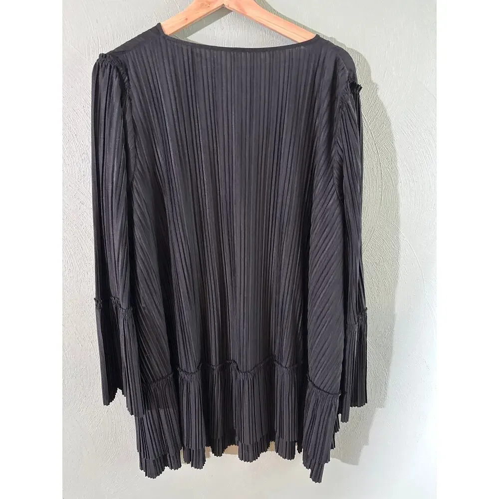 Free People Women's Size XS Black Pleated V-Neck Tassel Bell Sleeves Shift Dress